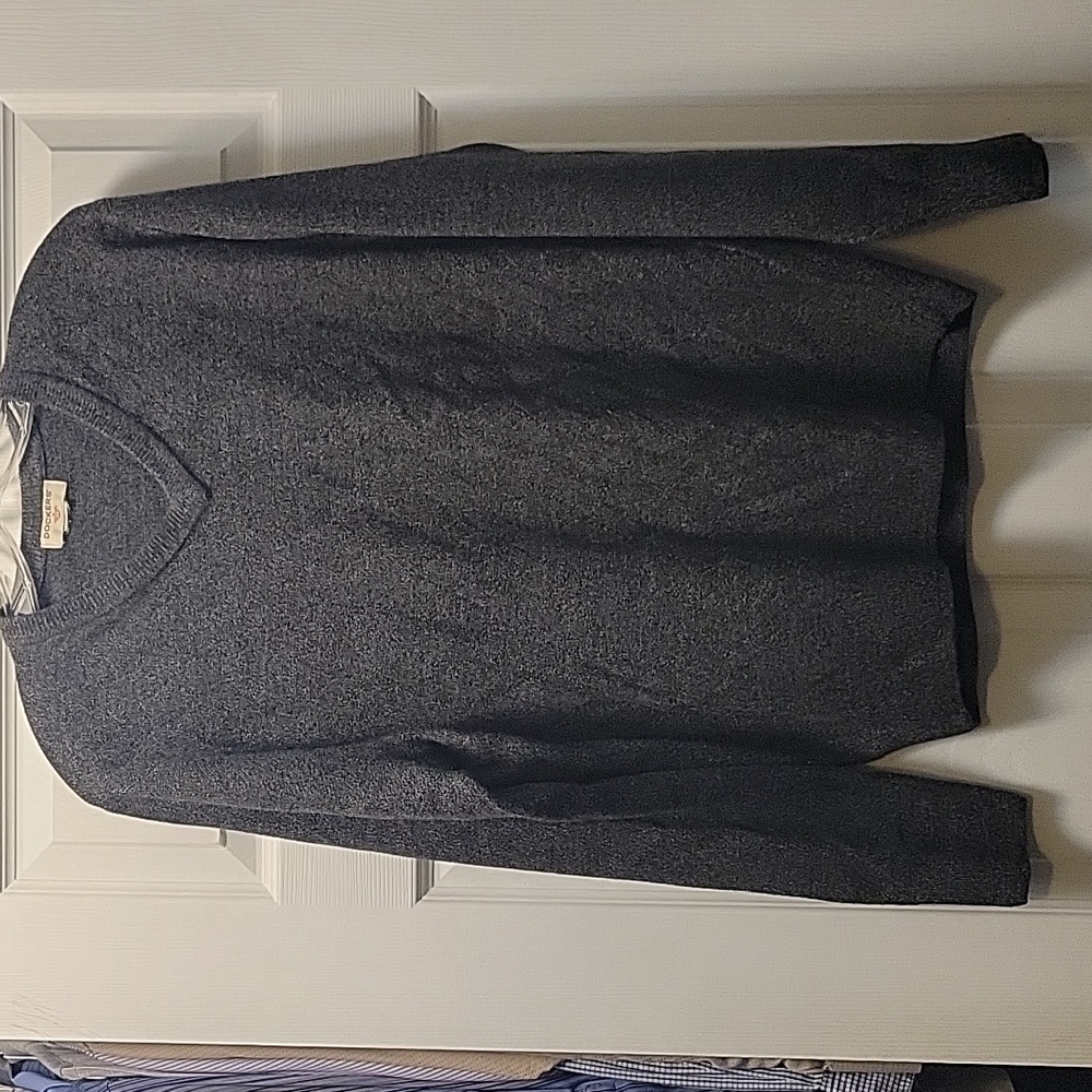 Mens gray sweater. Size M